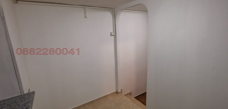 Дава под наем МАГАЗИН, гр. Бургас, Център, снимка 6 - Магазини - 52779122