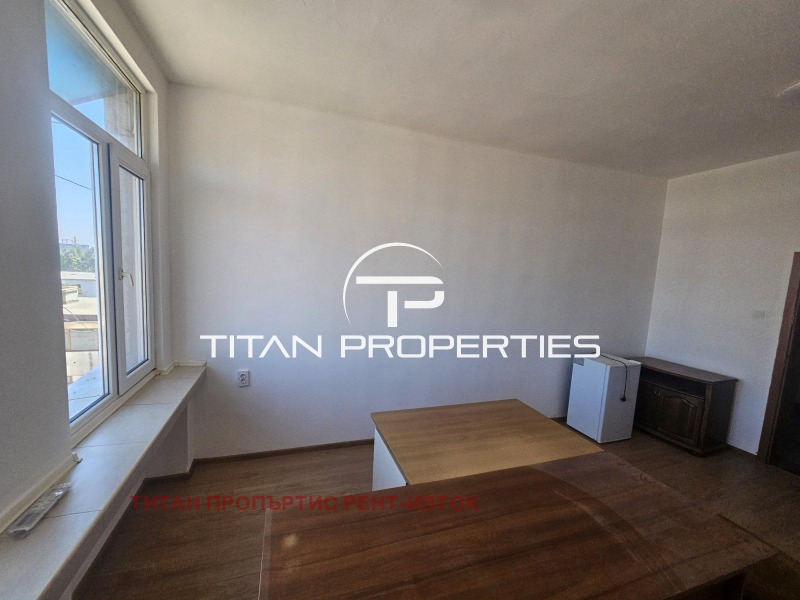 Kiadó  Hivatal Burgas , Vazrazsdane , 20 négyzetméter | 40751014 - kép [2]
