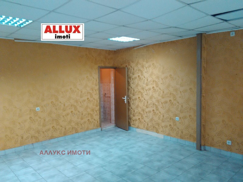 Kiralık  Depolamak Ruse , Yalta , 30 metrekare | 60047536