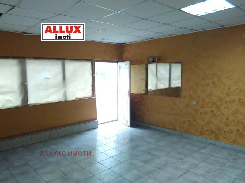 Kiralık  Depolamak Ruse , Yalta , 30 metrekare | 60047536 - görüntü [2]