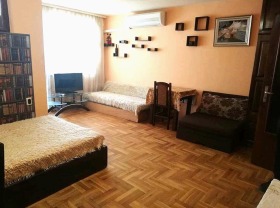 1 спаваћа соба Центар, Бургас