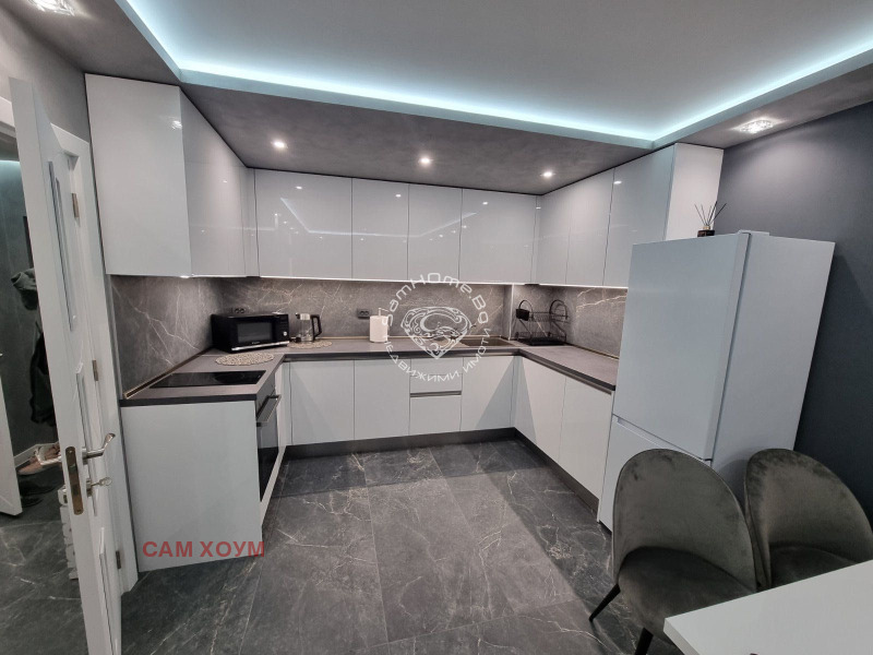 В аренду  1 спальня Варна , Център , 65 кв.м | 69193479