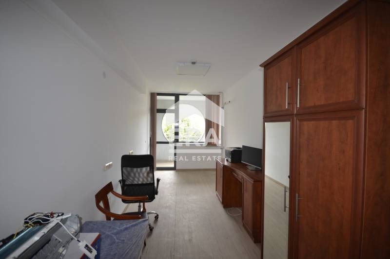 Дава под наем БИЗНЕС ИМОТ, гр. Хасково, Център, снимка 2 - Други - 52607034