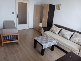 1 soverom Mladost 3, Sofia