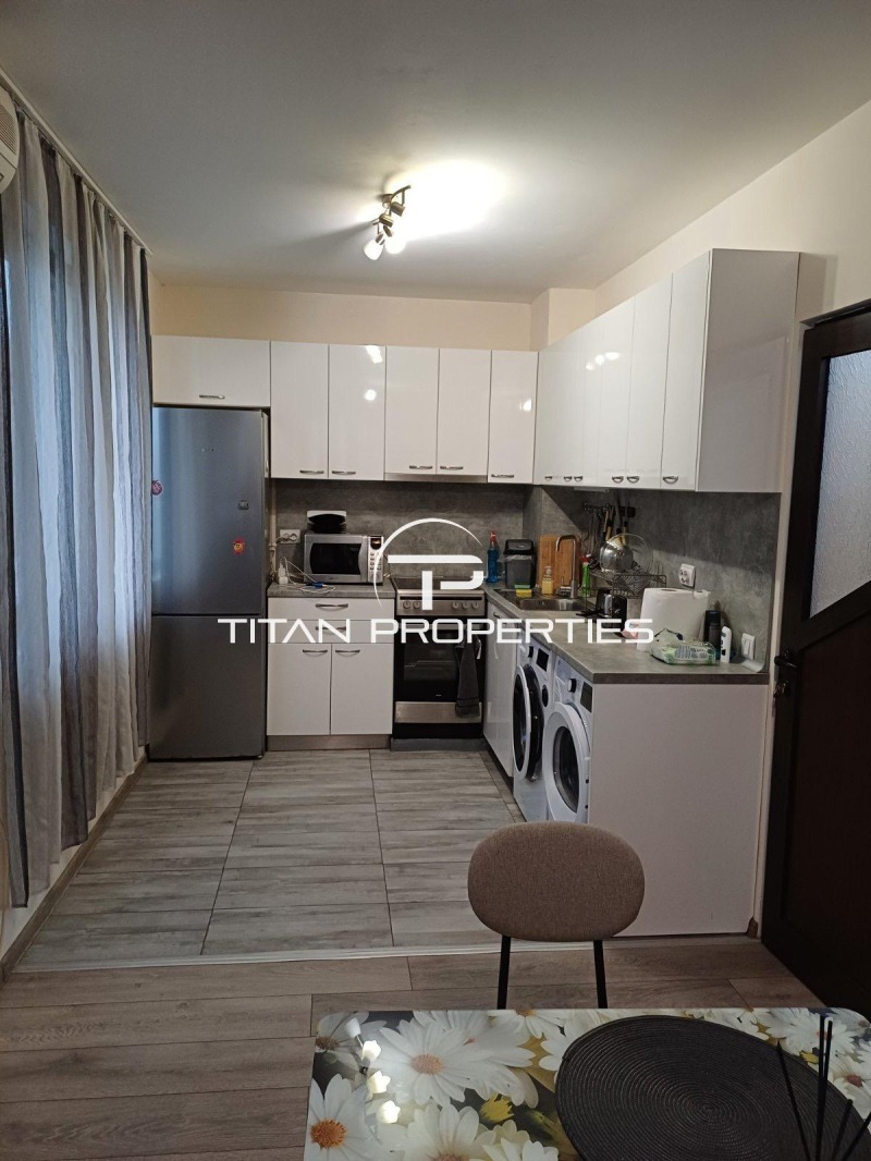 Дава под нем  3-стаен, град Варна, Погреби •  600 EUR • ID 14493619 — holmes.bg - [1] 
