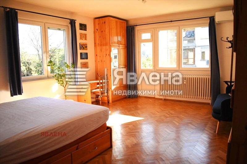 Kiadó  2 hálószobás Sofia , Centar , 130 négyzetméter | 46934902