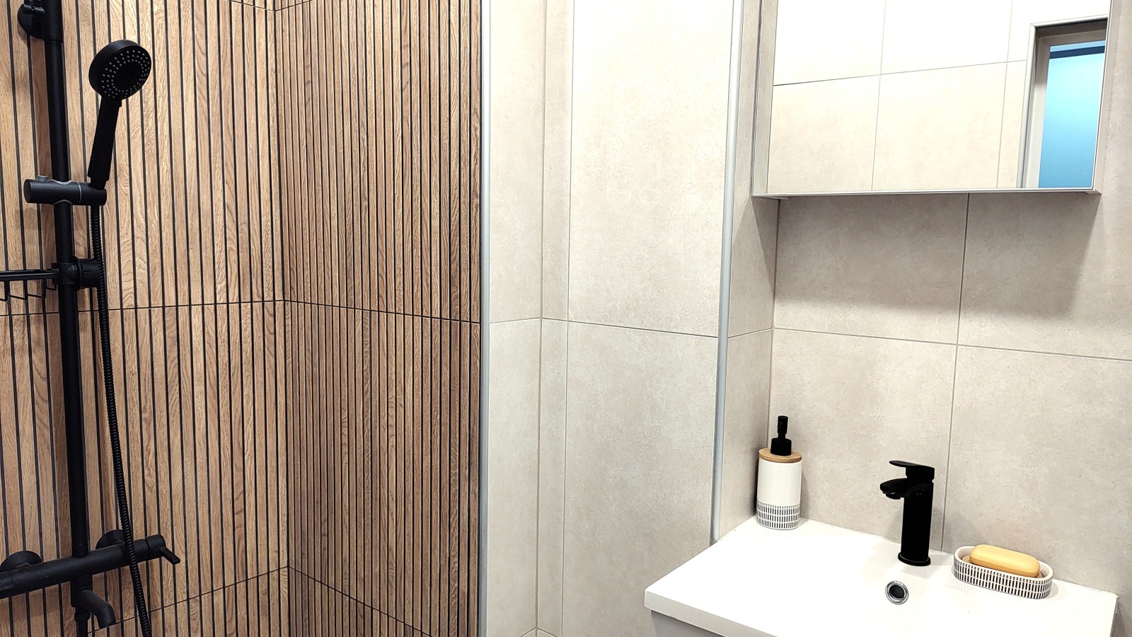 Дава под наем 2-СТАЕН, гр. София, Лозенец, снимка 11 - Апартаменти - 54245712