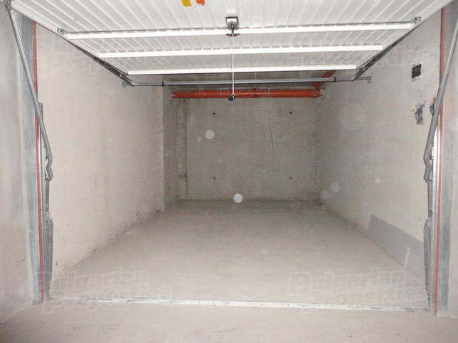 Дава под наем ГАРАЖ, ПАРКОМЯСТО, гр. София, Зона Б-5, снимка 3 - Гаражи и паркоместа - 55072771