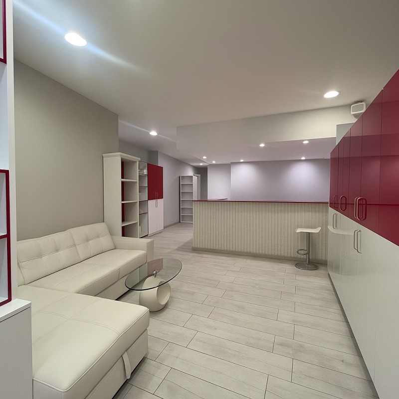 Para alugar  Escritório Plovdiv , Karchiiaka , 116 m² | 97272417