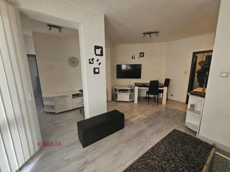 Do wynajęcia  2 sypialnie Pernik , Centar , 74 mkw | 87705645 - obraz [2]