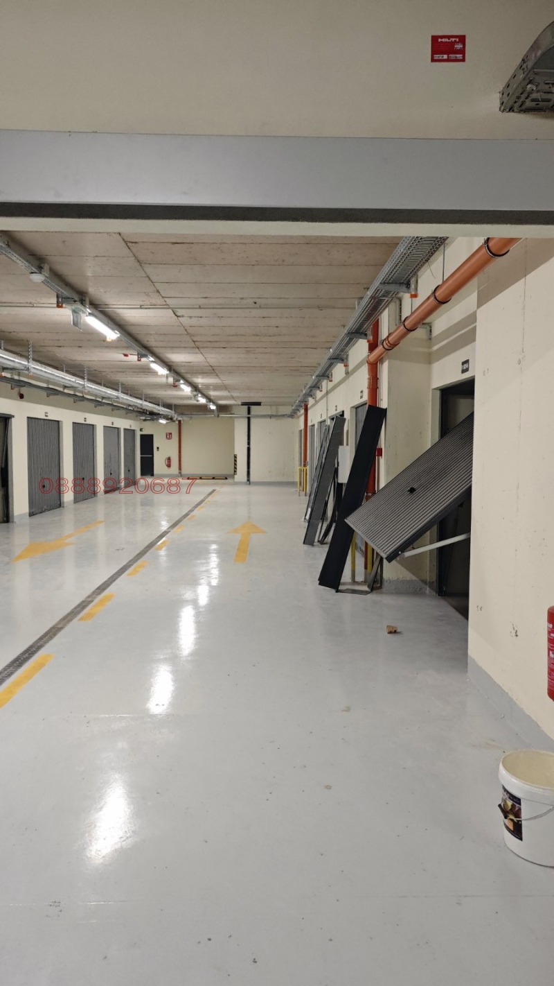 Дава под наем ГАРАЖ, ПАРКОМЯСТО, гр. София, Банишора, снимка 2 - Гаражи и паркоместа - 53373587