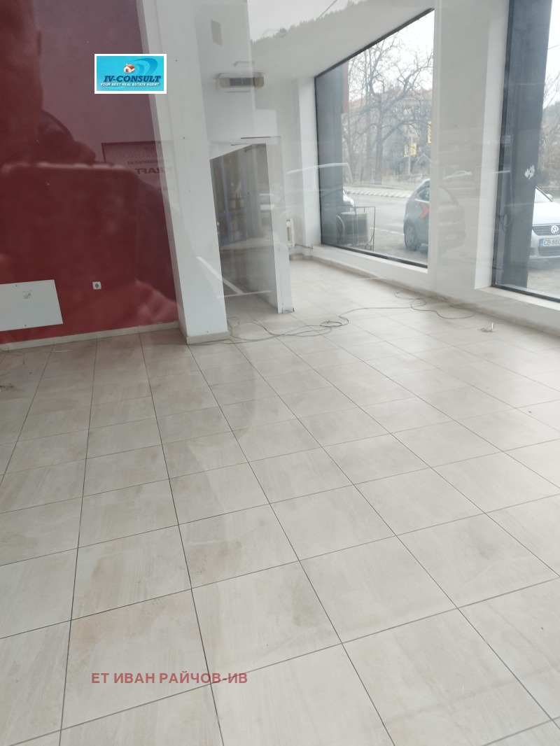 Дава под наем МАГАЗИН, гр. Дупница, област Кюстендил, снимка 3 - Магазини - 52703463