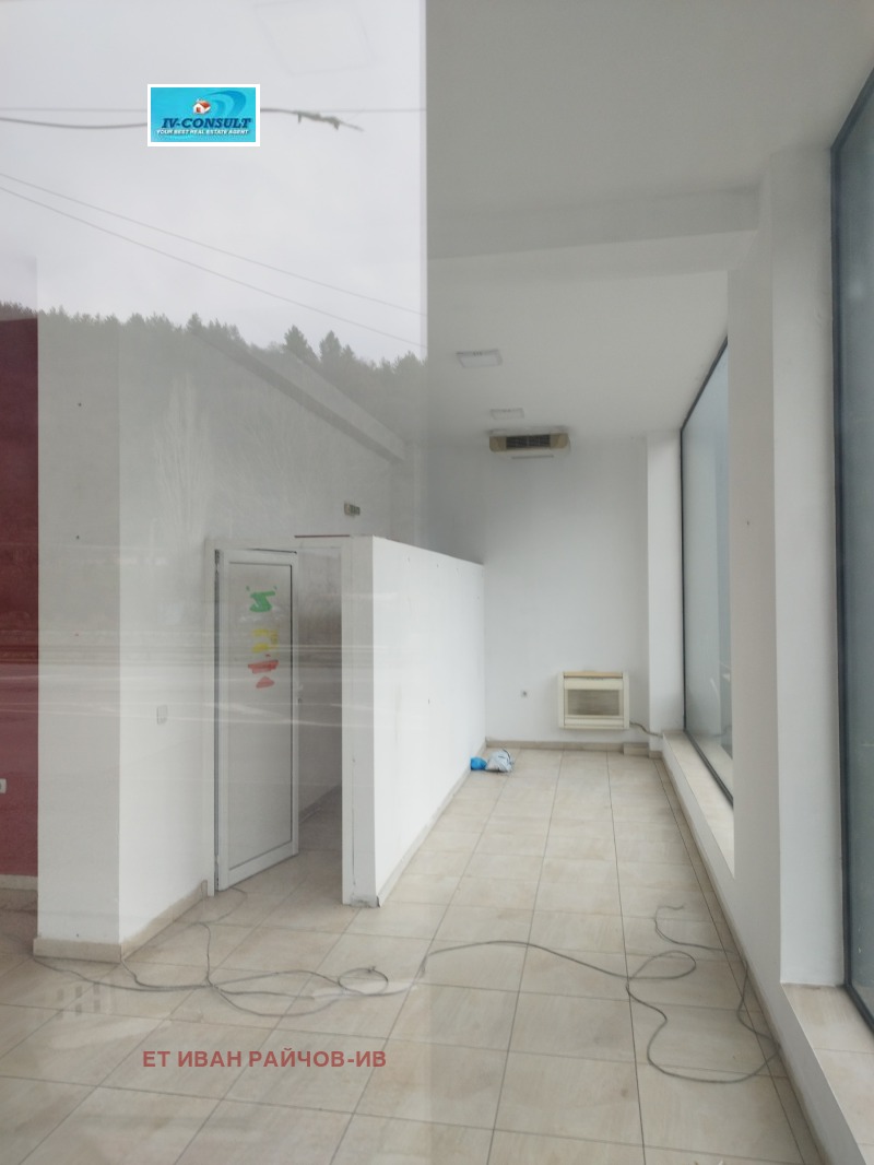 Дава под наем МАГАЗИН, гр. Дупница, област Кюстендил, снимка 5 - Магазини - 52703463