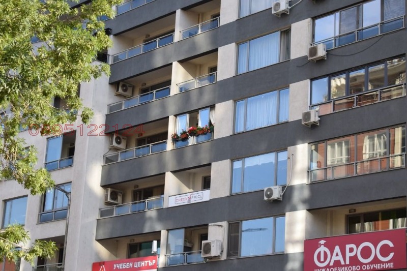 Дава под наем  2-стаен град София , Гоце Делчев , 69 кв.м | 64982202