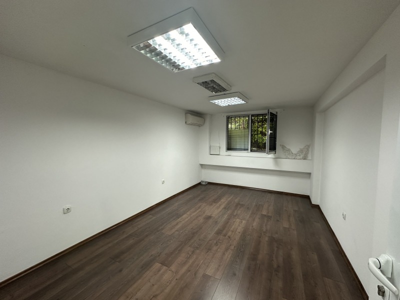 Te huur  Kantoor Sofia , Izgrev , 70 m² | 92991453 - afbeelding [3]