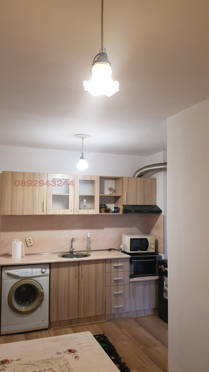 Дава под нем  1-стаен, град София, Зона Б-18 •  250 EUR • ID 95102038 — holmes.bg - [1] 