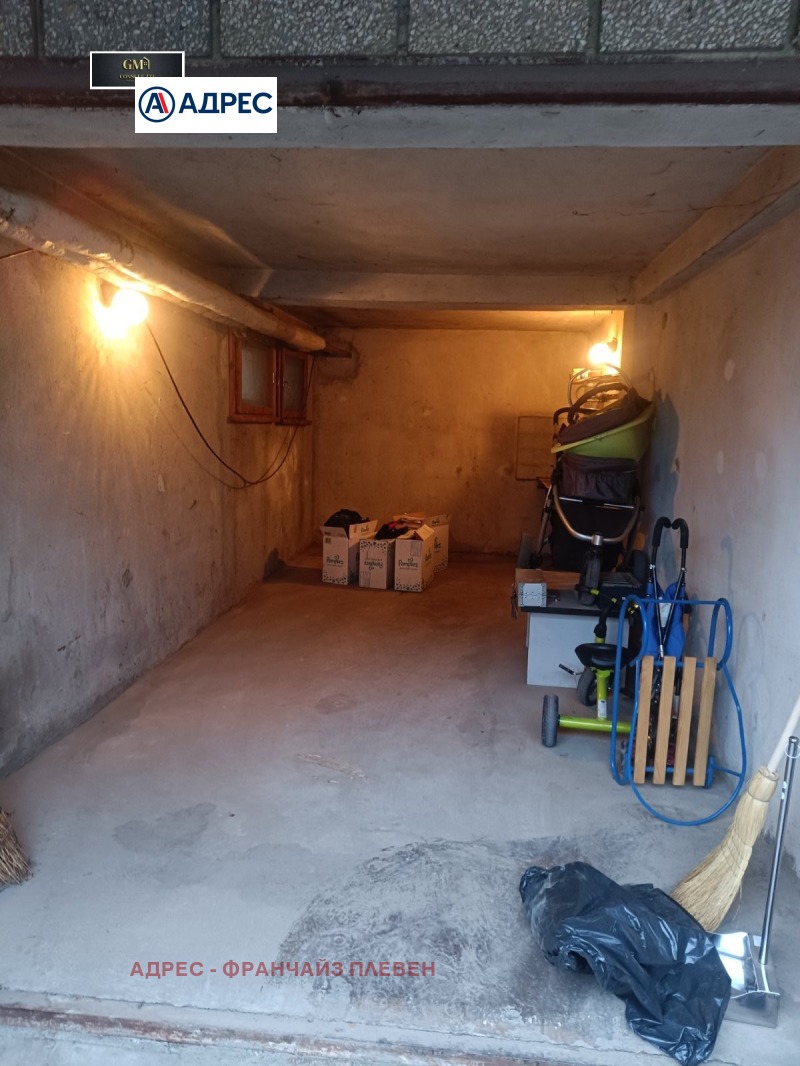 Дава под наем ГАРАЖ, ПАРКОМЯСТО, гр. Плевен, Широк център