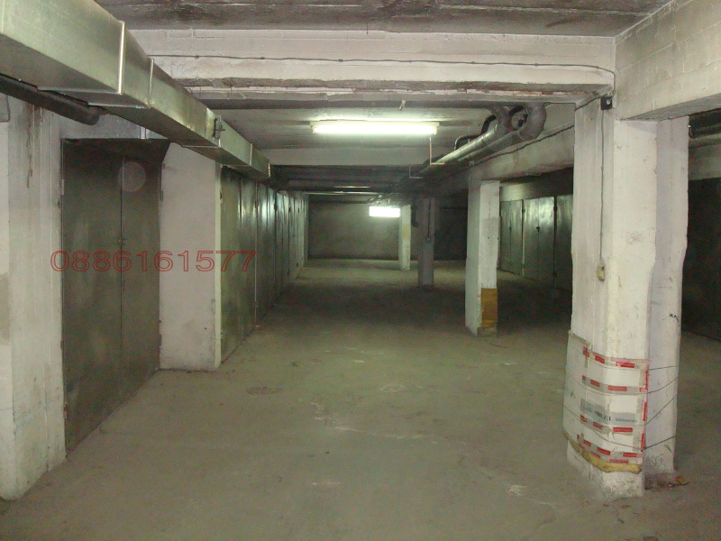 Дава под наем ГАРАЖ, ПАРКОМЯСТО, гр. София, Оборище, снимка 5 - Гаражи и паркоместа - 53294166