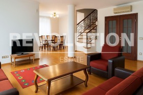 Andar da casa m-t Dolna Traka, Varna