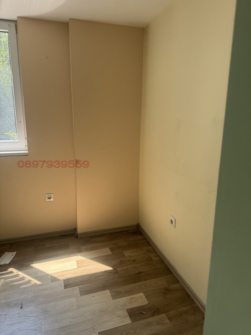 Para alugar  Escritório Sofia , Oborichtche , 480 m² | 61117989 - imagem [10]