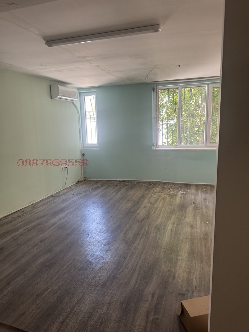 Para alugar  Escritório Sofia , Oborichtche , 480 m² | 61117989 - imagem [8]