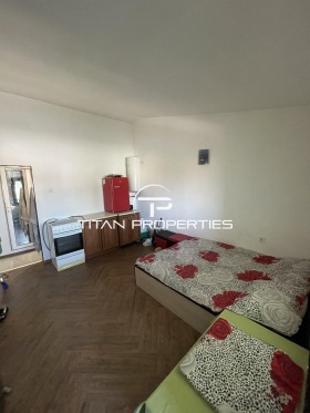 1 bedroom Vazrazhdane, Burgas 1