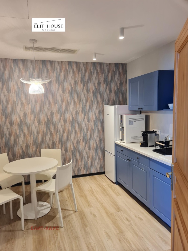 Do wynajęcia  Biuro Sofia , Poligona , 300 mkw | 81400017 - obraz [10]