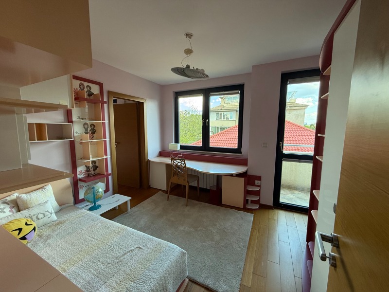 Zu vermieten  3 Schlafzimmer Sofia , Geo Milew , 140 qm | 17907718 - Bild [10]