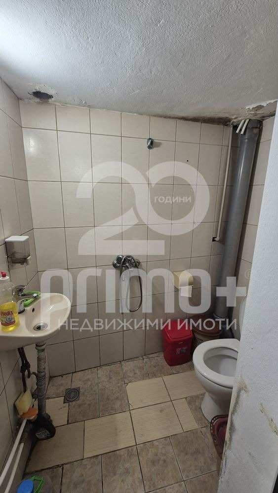 Дава под наем МАГАЗИН, гр. Велико Търново, Акация, снимка 2 - Магазини - 53679626