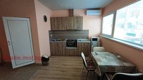Studio Droujba 3, Rouse