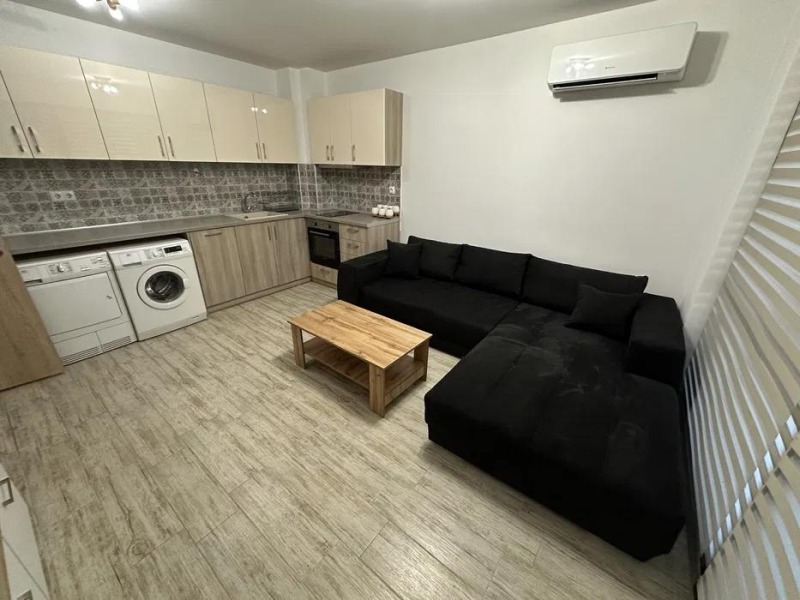En renta  1 dormitorio Plovdiv , Jristo Smirnenski , 50 metros cuadrados | 83784296