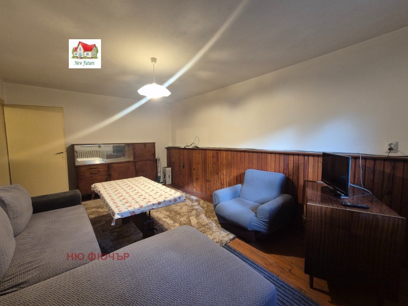 Дава под наем ЕТАЖ ОТ КЪЩА, гр. София, Бояна