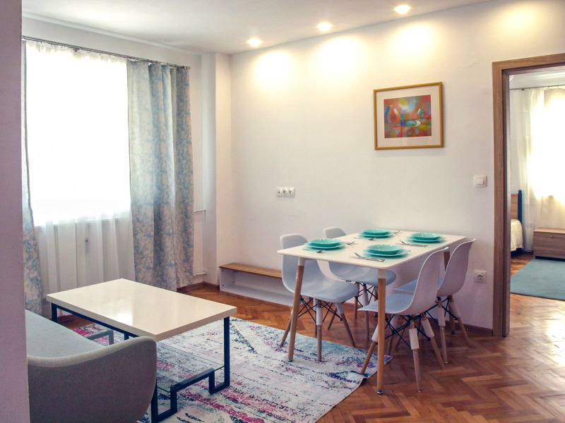 Te huur  2 slaapkamers Sofia , Oborishte , 115 m² | 38975445