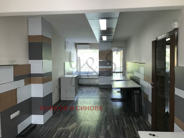 Do wynajęcia  Biuro Plowdiw , Centar , 74 mkw | 77421714