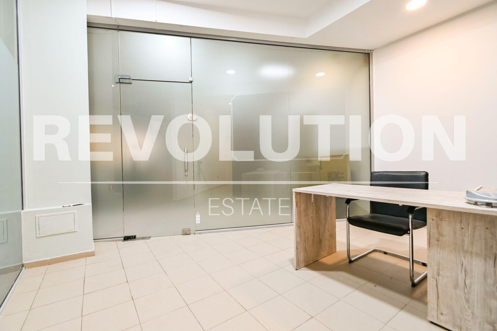 Дава под наем МАГАЗИН, гр. София, Младост 1, снимка 2 - Магазини - 54081307