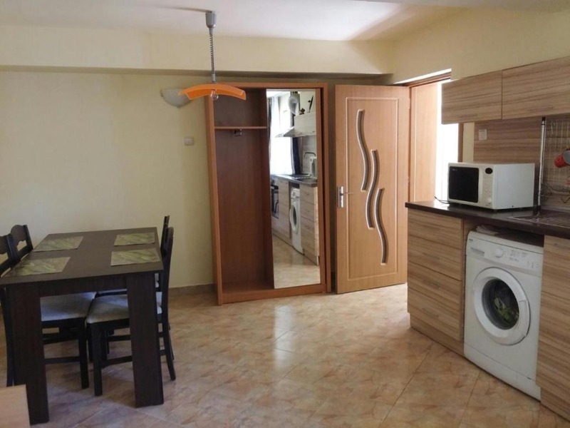 Дава под наем 2-СТАЕН, гр. Варна, Колхозен пазар