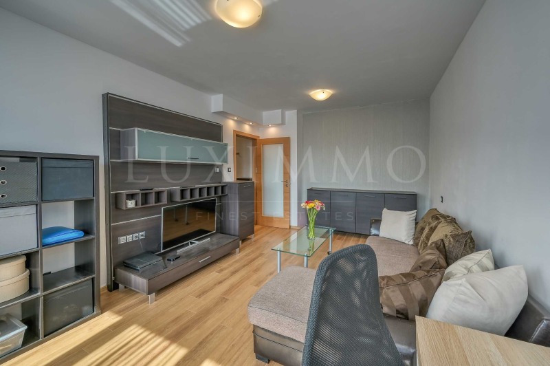Vuokrattavana  1 makuuhuone Sofia , Belite brezi , 50 neliömetriä | 89625242 - kuva [3]