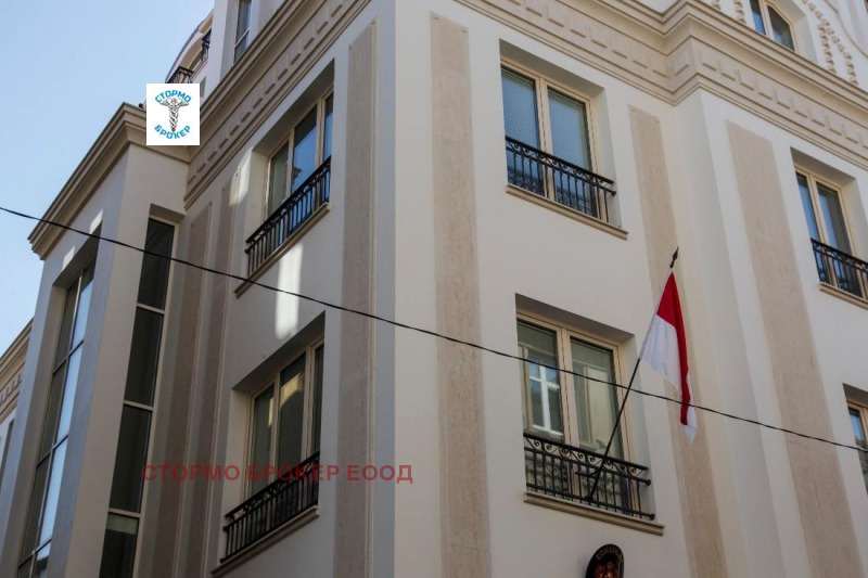 Дава под Наем ОФИС в град София, Център - 200 кв.м / 5 000 € » 9 779.15 лв., СТОРМО БРОКЕР ЕООД