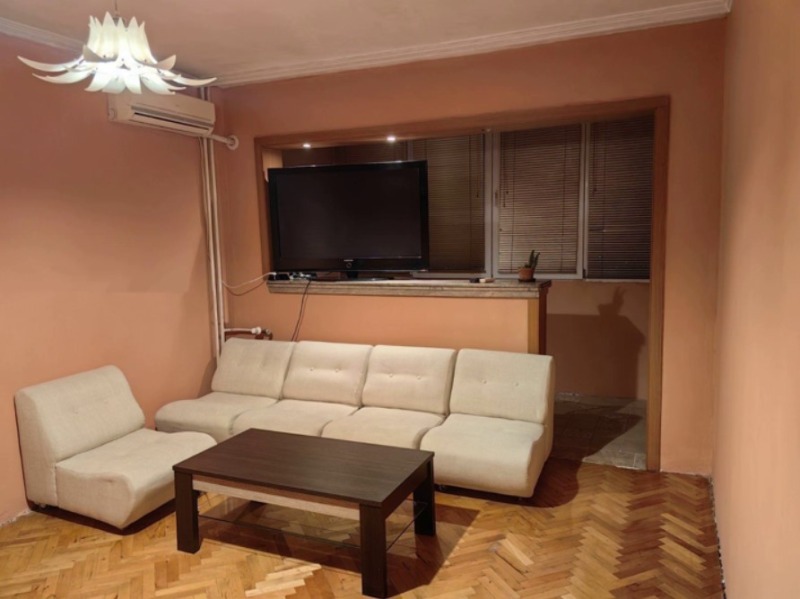 Дава под наем 3-СТАЕН, гр. София, Света Троица