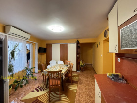 3 soverom Tsentar, Burgas 4