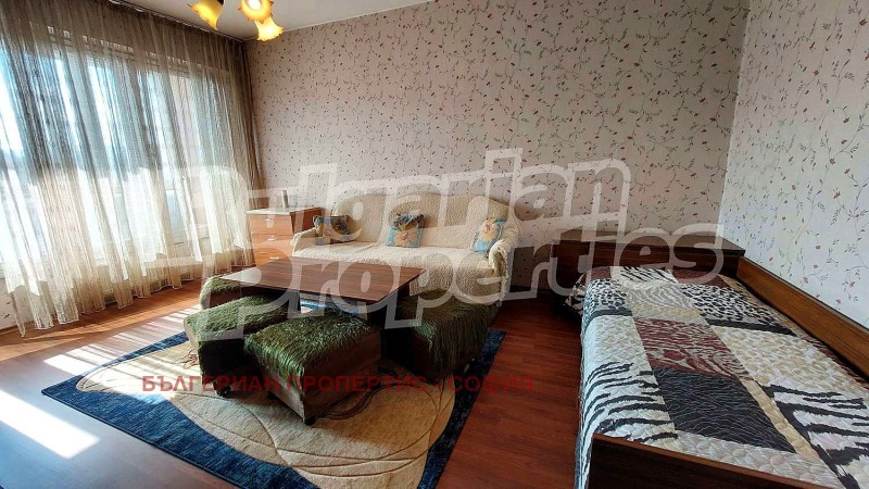 Дава под нем  1-стаен, град София, Света Троица •  350 EUR • ID 70768625 — holmes.bg - [1] 