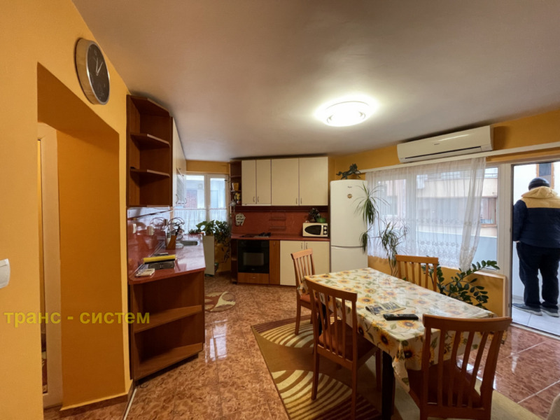 Do wynajęcia  3 sypialnie Burgas , Centar , 121 mkw | 52038976 - obraz [3]