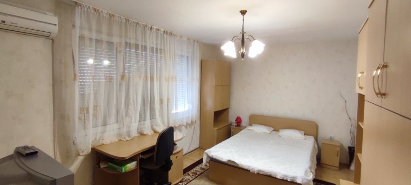A louer  1 chambre Veliko Tarnovo , Tsentar , 55 m² | 98703306