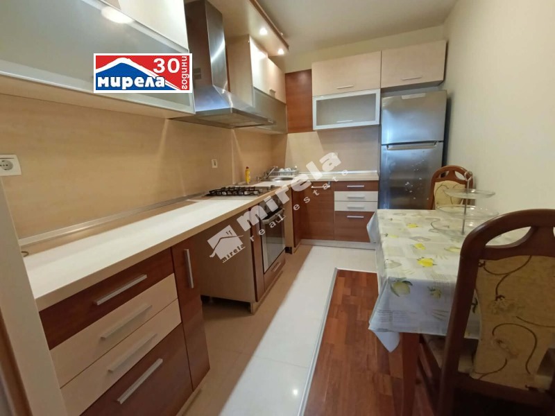 Дава под наем 3-СТАЕН, гр. Велико Търново, Колю Фичето, снимка 2 - Апартаменти - 52926603