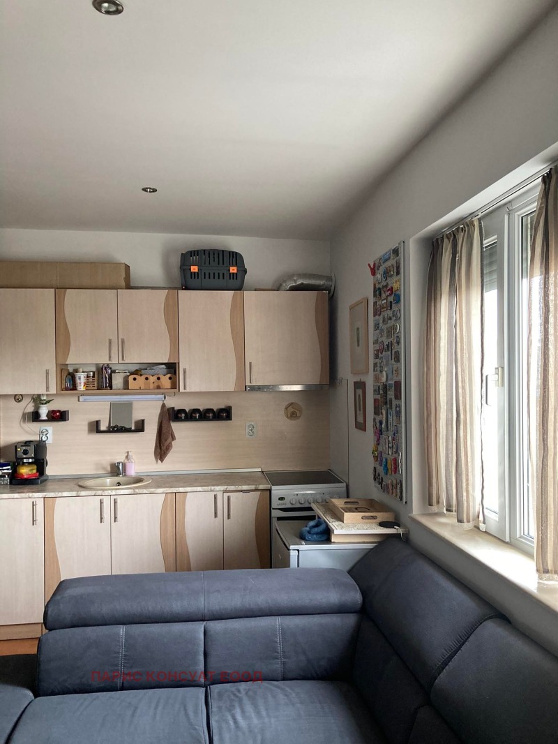 De inchiriat  1 dormitor Plovdiv , Țentâr , 70 mp | 35320661 - imagine [2]