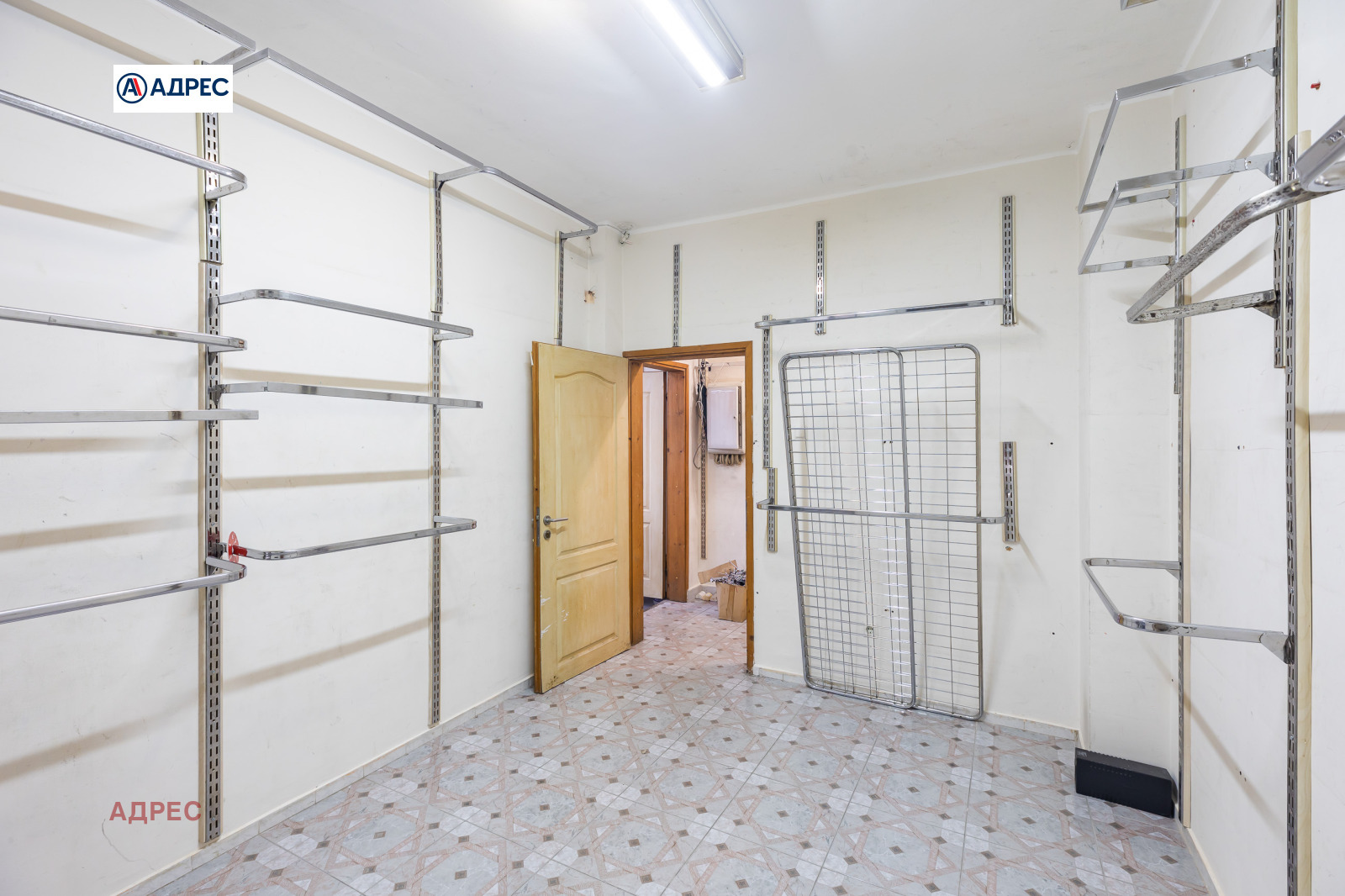 Дава под наем МАГАЗИН, гр. Варна, ВИНС-Червен площад, снимка 8 - Магазини - 53870829