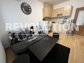 1 chambre Kolhozen pazar, Varna