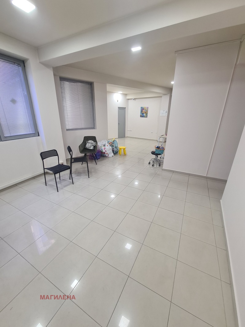 Da affittare  Ufficio Plovdiv , Tsentar , 157 mq | 79107375 - Immagine [9]