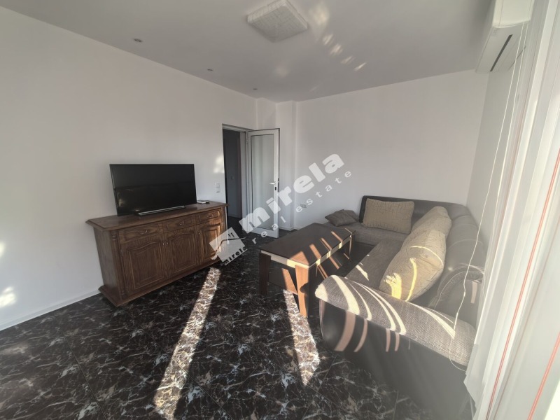 Kiadó  2 hálószobás Jambol , Centar , 90 négyzetméter | 40231577