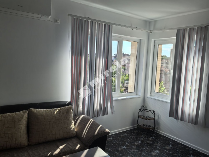 Kiadó  2 hálószobás Jambol , Centar , 90 négyzetméter | 40231577 - kép [2]